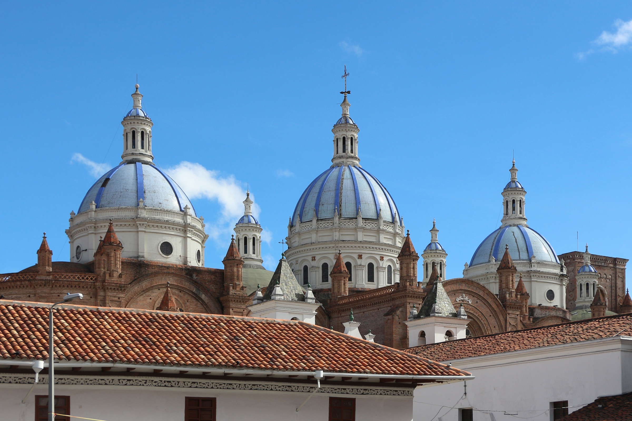 Cúpulas de la Catedral de Cuenca en el Centro Histórico